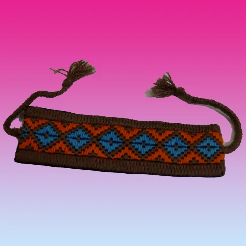 دستبند سوزن دوزی